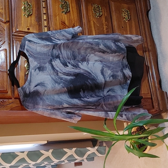 Red Coral Flowy Feminine Women's Top - Picture 2 of 5